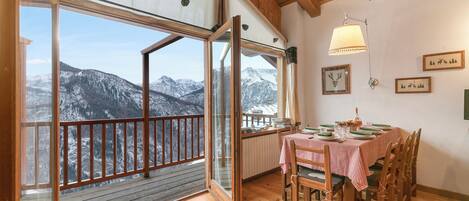 تناول الطعام