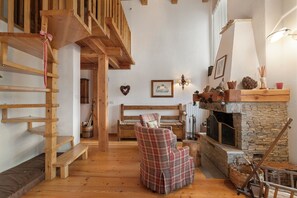 21-inch flat-screen TV with cable channels, TV - Gleise Lodge apartment (Bardonecchia)