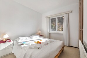 2 間睡房、熨斗/熨衫板、Wi-Fi (收費)、床單