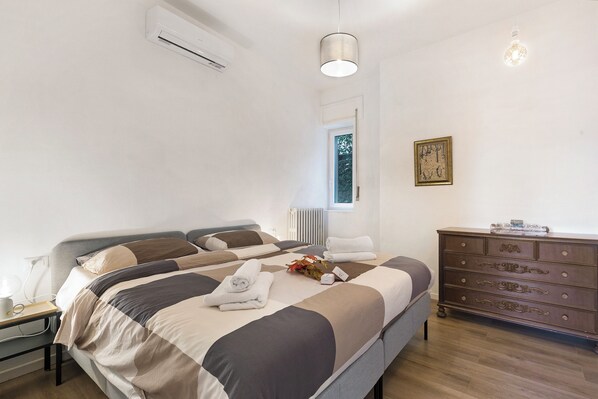 2 slaapkamers, een laptopwerkplek, gratis wifi, beddengoed