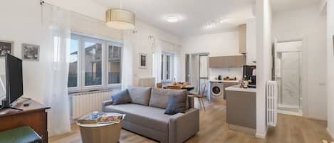 Family Apartment, Multiple Bedrooms, Mountainside (Gaia on Stresa Hill) | Living area | 21-inch flat-screen TV with digital channels