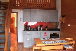 Réfrigérateur, four, plaque de cuisson, lave-vaisselle