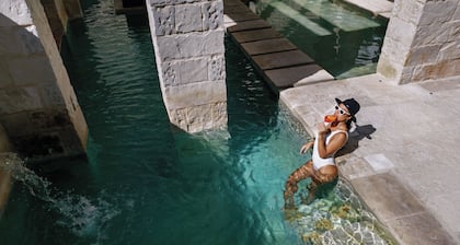 Amalen Suites Adults Only