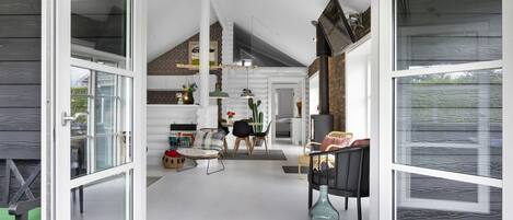 المنشأة من الداخل