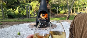 Kingfisher cottage @ Villa Vie country estate.
Outdoor bath, fire pit, river