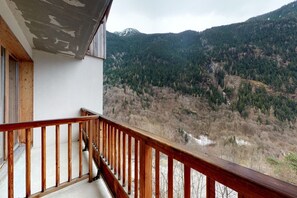 Property grounds - Apartment in Orelle near Ski Lift & Pool (Orelle)