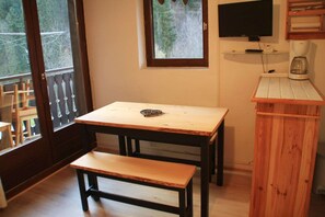 Dining - Perce Neige apartment for 4 people (Châtel)