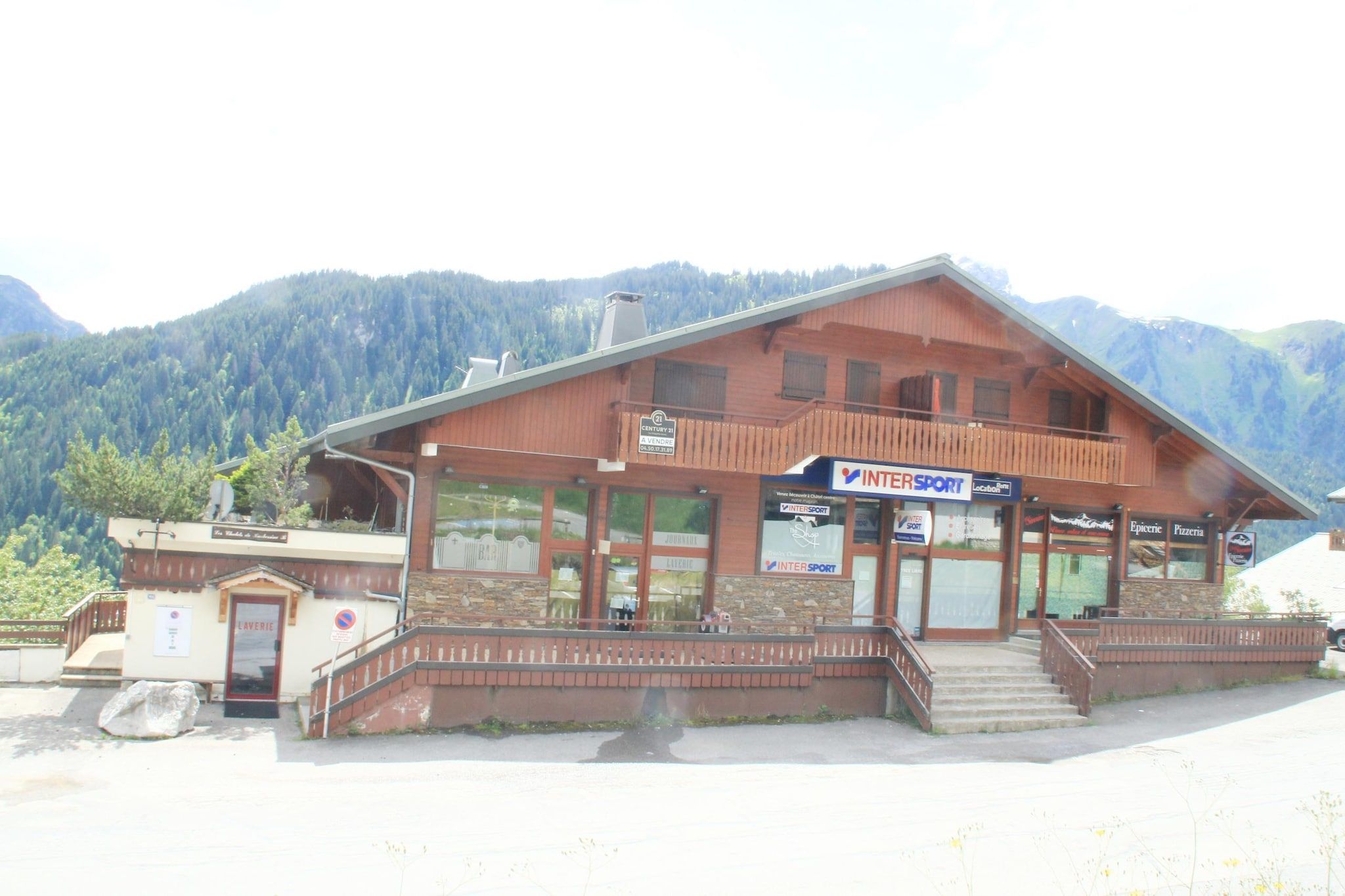 Außenseite Ferienhaus [Sommer]