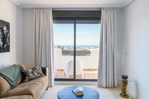 Living area - Luxe Golf & Family House Escape (Estepona)