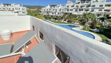 Seasonal outdoor pool