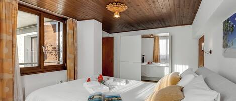 3 bedrooms, free WiFi, bed sheets