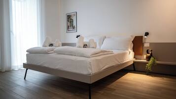 Individuelt dekorert, individuelt innredet og skrivebord for bærbar PC