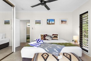 Comfort Townhome, Balcony, Garden View