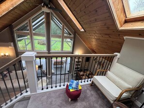 TV, fireplace, ping pong