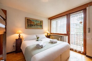 Standard Apartment, Multiple Bedrooms, 2 Bathrooms (Residence Dolonne) | 3 bedrooms, iron/ironing board, WiFi, bed sheets - Residence Dolonne (Courmayeur)