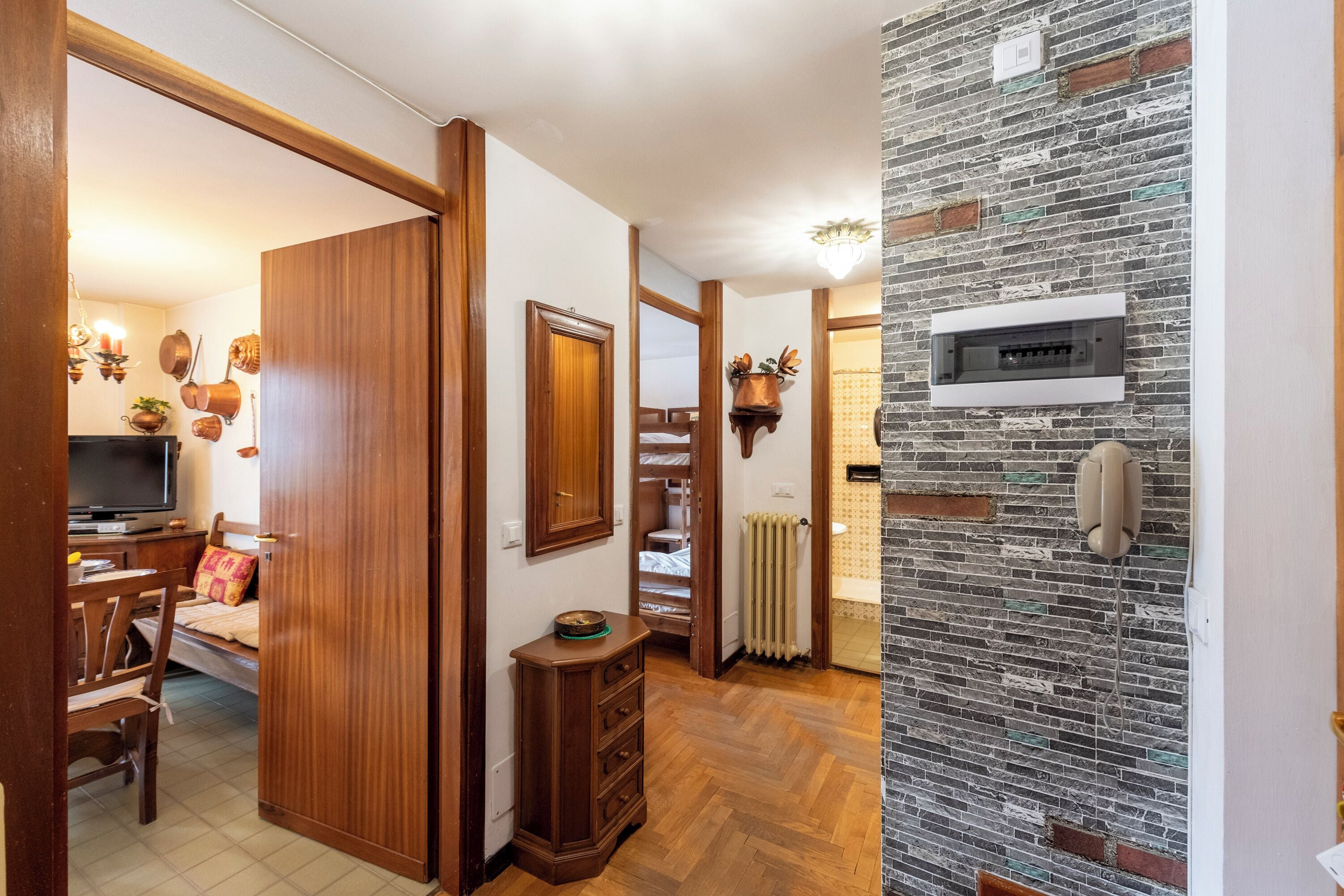 Apartemen Standar, beberapa kamar, 2 kamar mandi (Residence Dolonne) | 3 kamar tidur, setrika/meja setrika, dan Wi-Fi (biaya tambahan)