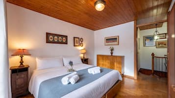 Standard Apartment, Multiple Bedrooms, 2 Bathrooms (Residence Dolonne) | 3 bedrooms, iron/ironing board, bed sheets