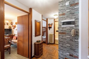 3 chambres, fer et planche à repasser, draps fournis