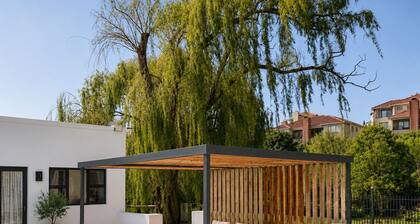 Riverfront Oasis in Paulshof