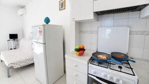 Standaard appartement, 1 slaapkamer, airconditioning (La Conchiglia di Torre Vado with Sea) | Privékeuken