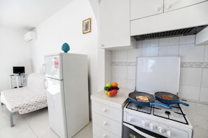 Standaard appartement, 1 slaapkamer, airconditioning (La Conchiglia di Torre Vado with Sea) | Privékeuken