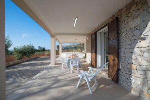 Outdoor dining - La Conchiglia di Torre Vado With Sea View (Morciano di Leuca)