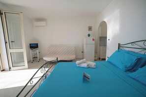 Standard Apartment, Multiple Bedrooms (La Conchiglia di Torre Vado With Sea) | 1 bedroom, free WiFi, bed sheets
