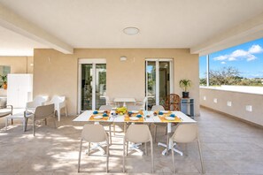 Family Villa, 4 Bedrooms, Balcony (Villa Torricella Pool and Sunny) | Outdoor dining