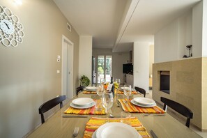 Family Villa, Multiple Bedrooms (Villa Torricella pool and sunny) | Dining - Villa Torricella Pool and Sunny Garden (Leverano)