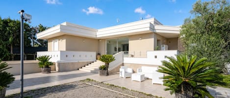 Family Villa, 4 Bedrooms, Balcony (Villa Torricella Pool and Sunny) | Exterior