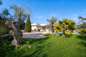 Family Villa, 4 Bedrooms, Balcony (Villa Torricella Pool and Sunny) | Exterior