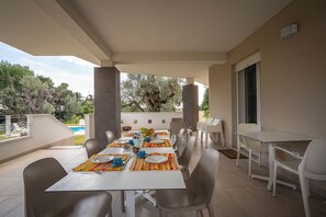 Outdoor dining - Villa Torricella Pool and Sunny Garden (Leverano)