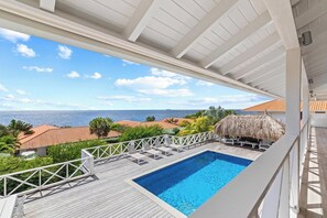 Pool - Luxury villa with private pool and sea view, 100 m from the beach (Jan Thiel)