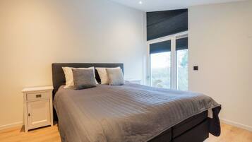 1 slaapkamer, een bureau, wifi, beddengoed