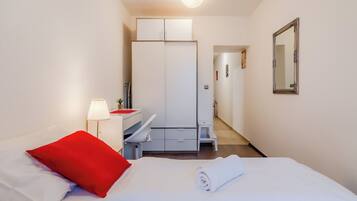 Family Studio, Microwave (Red Vibe Studio Central 2)