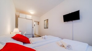 Unclassified image, 3 of 23, button - Red Vibe Studio Central 2 (Zagreb)