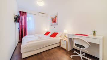 Family Studio, Microwave (Red Vibe Studio Central 2)