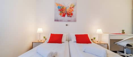 Family Studio (Red Vibe Studio Central 2)