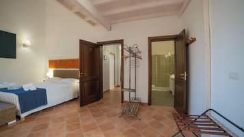 4 camere, Wi-Fi gratuito, lenzuola