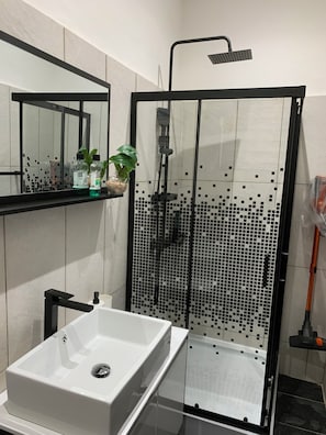 Articles de toilette écologiques, serviettes fournies, savon