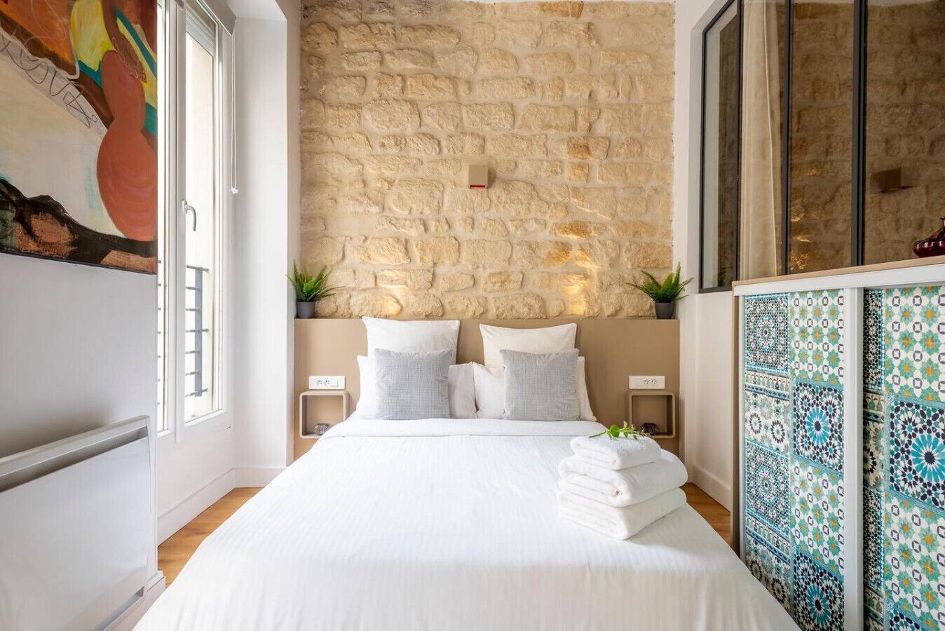 2 bedrooms, iron/ironing board, travel cot, WiFi