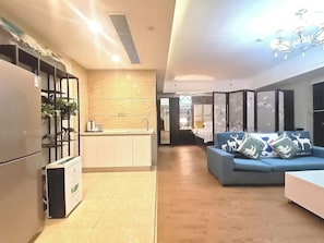 Premier Room, City View | Desk, laptop workspace, blackout drapes, iron/ironing board
