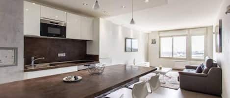Frigorifero, microonde, forno, lavastoviglie