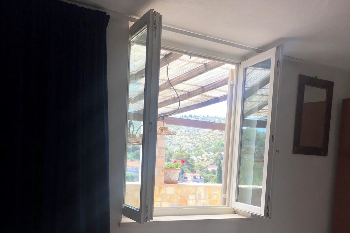 2 bedrooms, blackout curtains, iron/ironing board, free WiFi