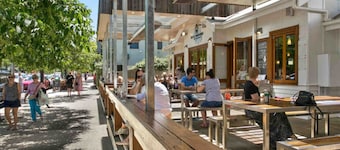 Private Barwon Heads Cottage | Walk to River