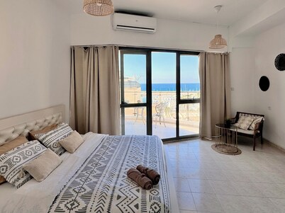 Apartment in a central location on Ashkelon beach, with a view of the marina