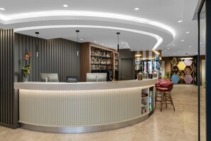 Lobby - Hampton By Hilton Istanbul Sisli (Istanbul)