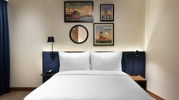 Minibar, Zimmersafe, Schreibtisch, laptopgeeigneter Arbeitsplatz