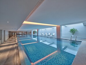 室内游泳池