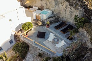Superior Suite with Sea View and Outdoor Heated Jacuzzi | Terrace/patio - SunSea Living Suites (Santorini)